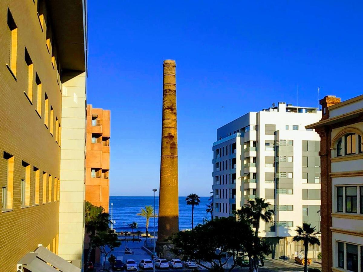 On The Beach! Frente Al Paseo Maritimo, Parking Y Piscina Málaga Eksteriør billede